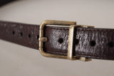 Ceinture en cuir élégante avec boucle gravée