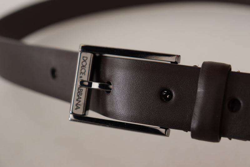 Ceinture en cuir brun foncé élégant