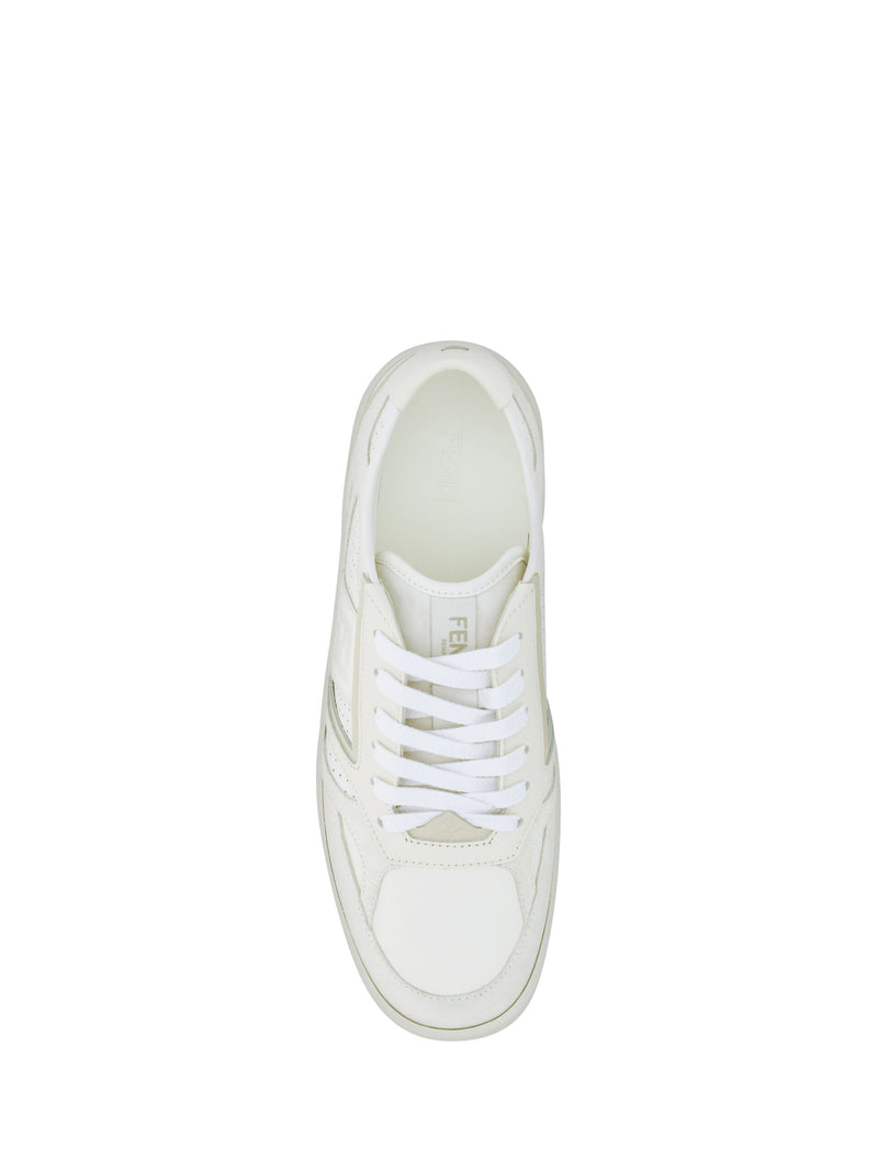 Eleganti sneaker in pelle di vitello bassa in bianco in bianco