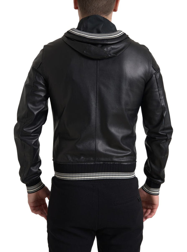 Elegante chaqueta de bombardero de cuero negro