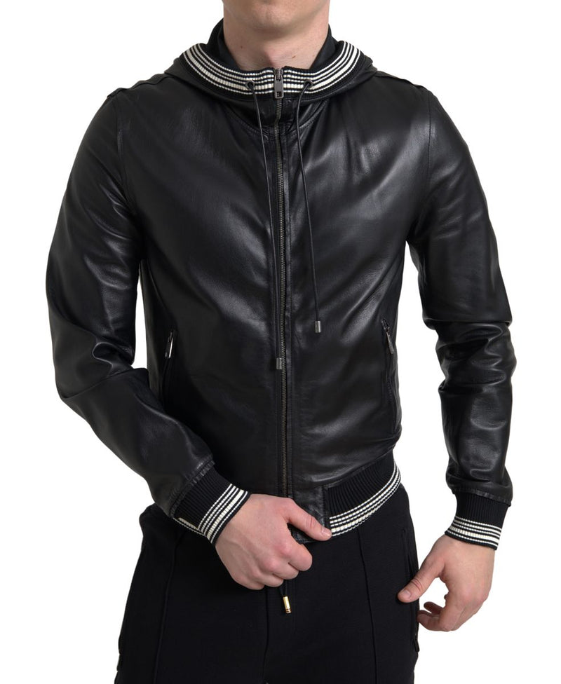 Elegante chaqueta de bombardero de cuero negro