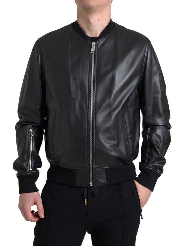 Elegante chaqueta de bombardero de cuero negro