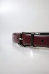 Elegante cintura in pelle Bordeaux con fibbia di metallo