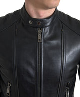 Schlanke schwarze Lederbikerjacke