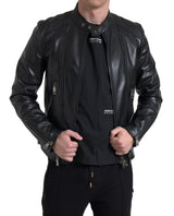 Schlanke schwarze Lederbikerjacke