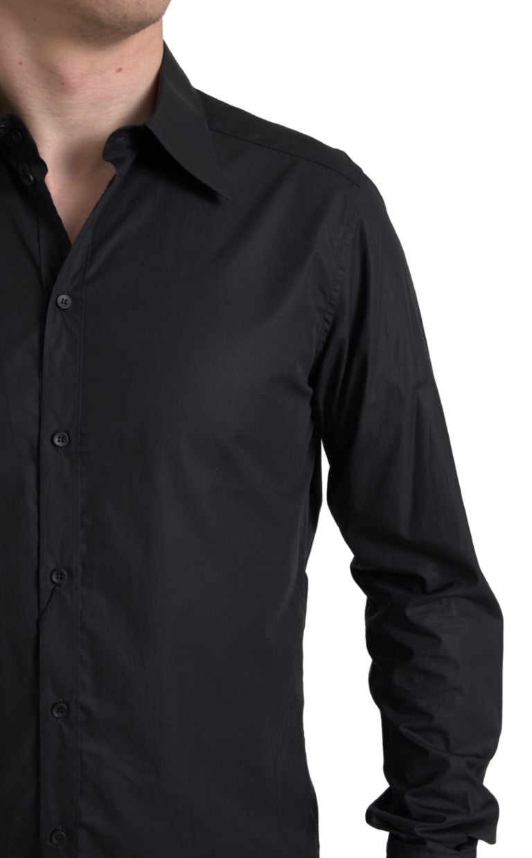 Elegante camisa formal de botón de oro negro