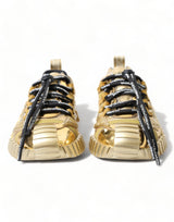 Sneaker di lusso dalle toni oro scintillanti