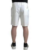 Elegantes pantalones cortos de mezclilla de bermudas blancas