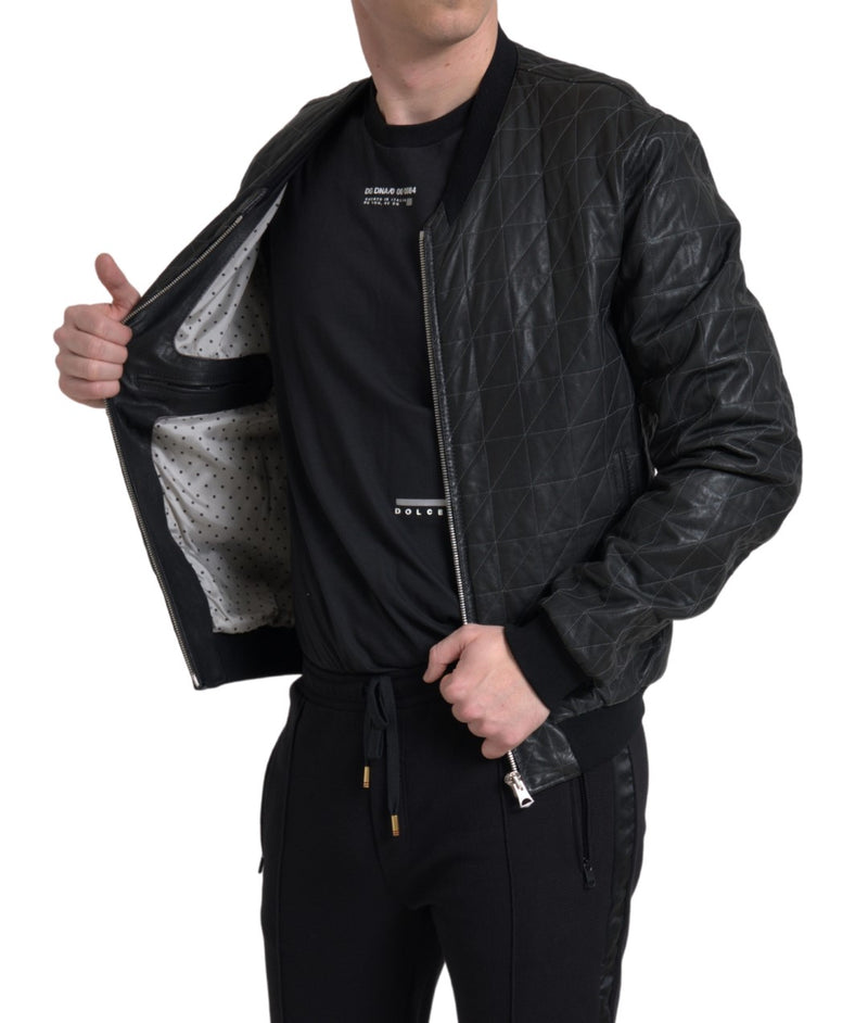 Elegante chaqueta de bombardero de cuero negro