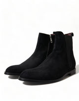 Elegantes botas de terciopelo negro