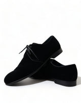 Elegantes zapatos de vestido de derby de terciopelo negro