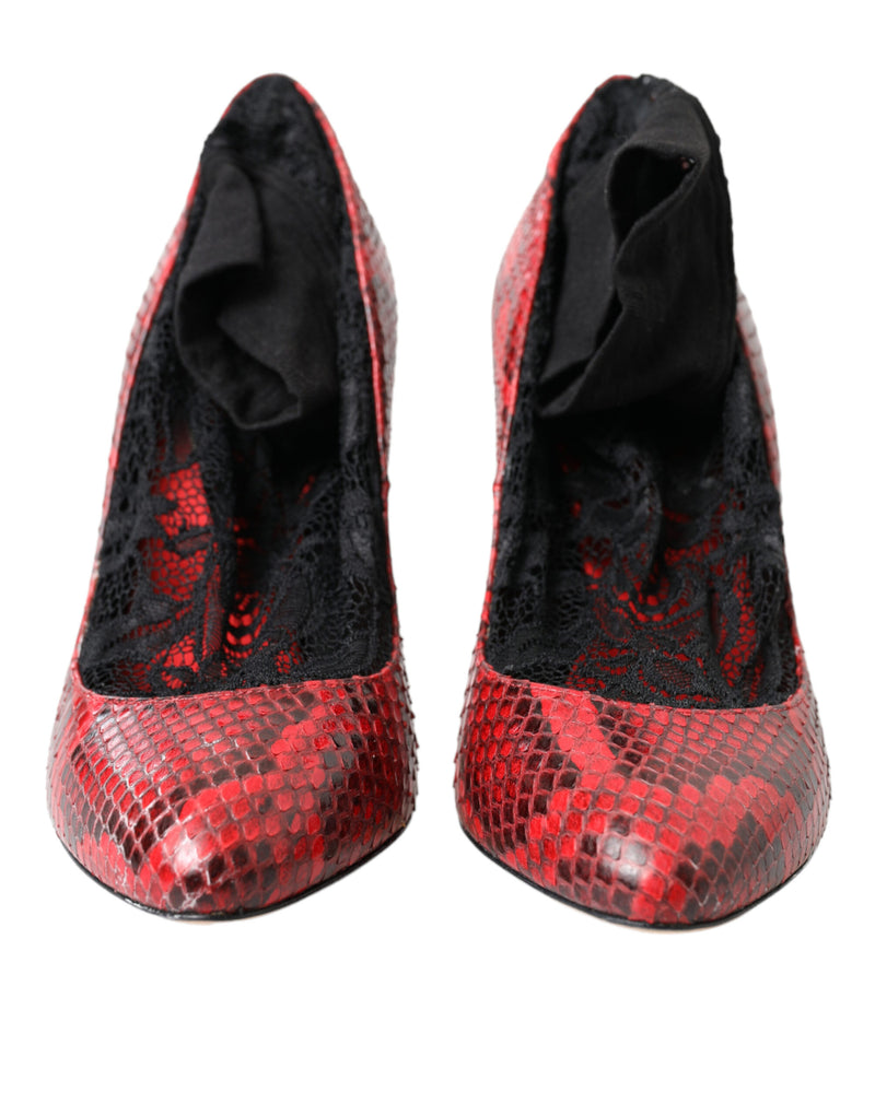 Red Almond Toe Snakeskin Pumps με κάλτσες δαντέλας