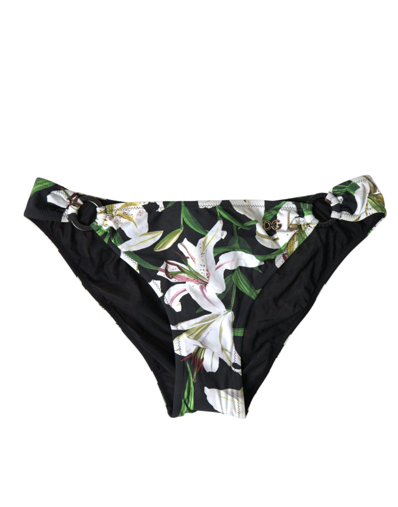 Elegantes fondos de bikini con estampado floral - natación en estilo