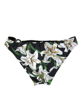 Elegantes fondos de bikini con estampado floral - natación en estilo