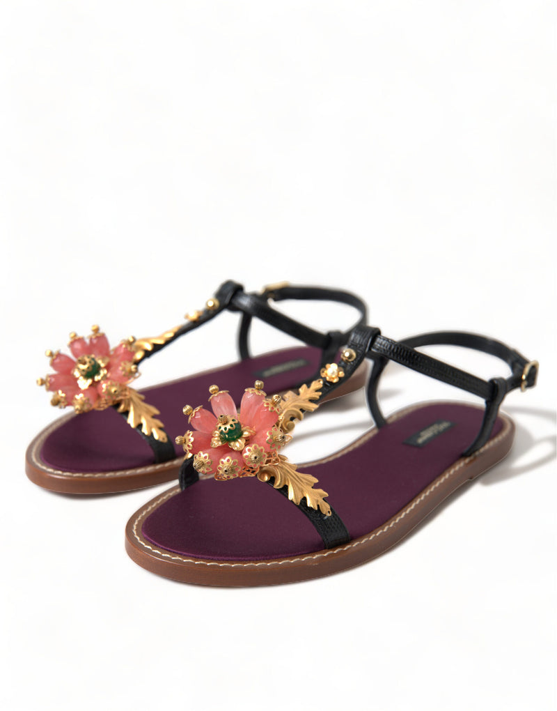 Elegantes sandalias planas adornadas con cristal