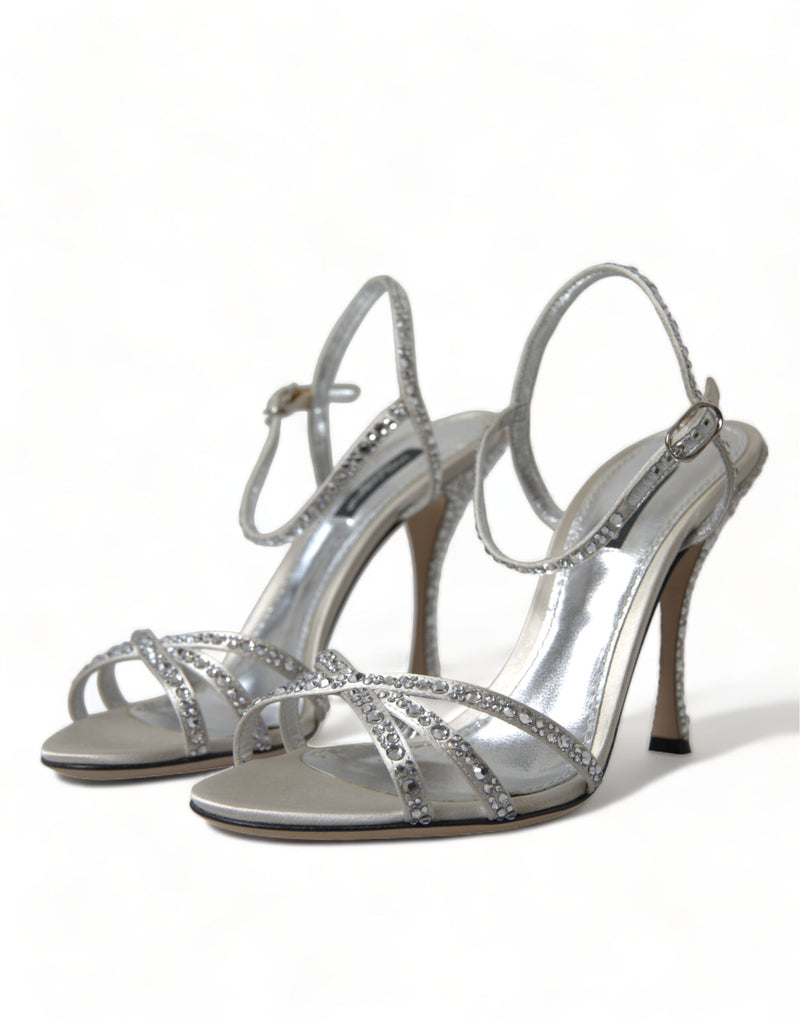 Elegantes sandalias de tacones adornados con cristal