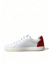 Sneaker chic in pelle bianca con accenti rossi