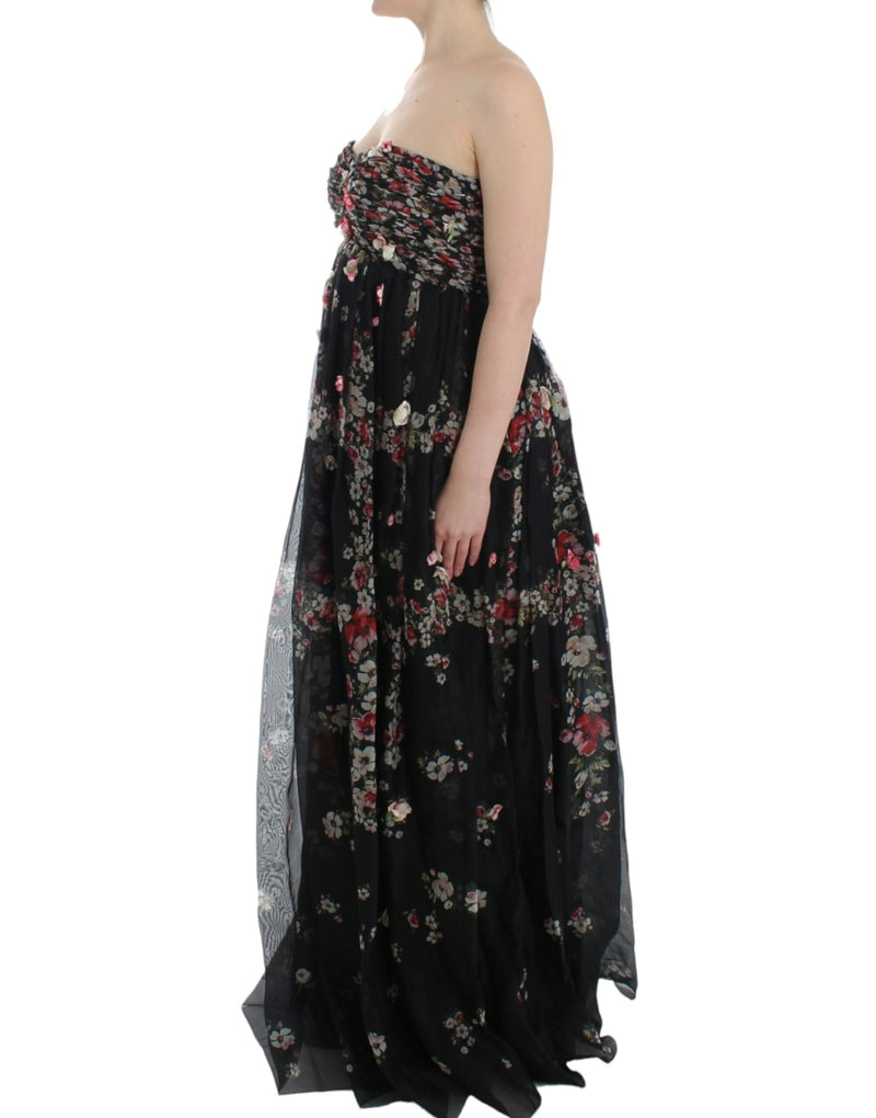 Elegante vestido maxi de seda sin tirantes