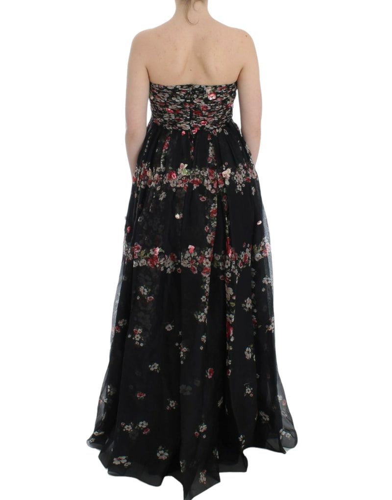 Elegante vestido maxi de seda sin tirantes