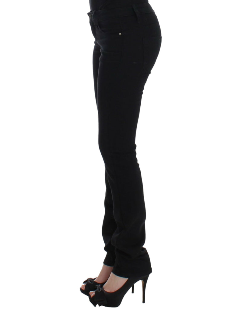 Elegantes jeans negros de pierna recta