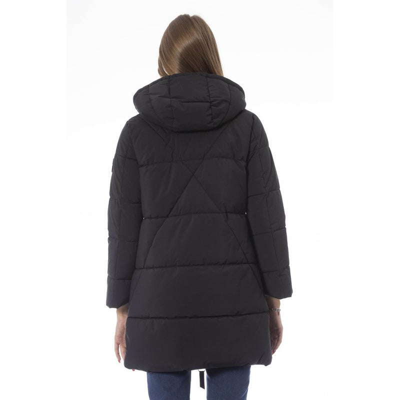 Elegante schwarze Jacke für schicke Wärme