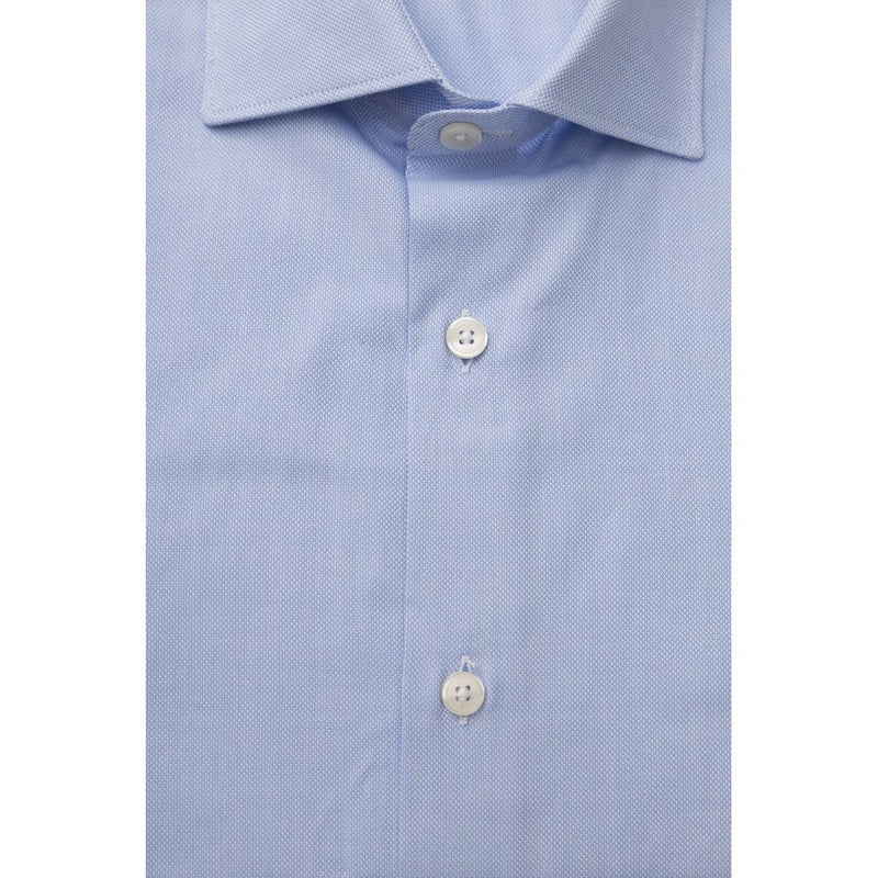 Elegante camicia da colletto francese a blu chiaro