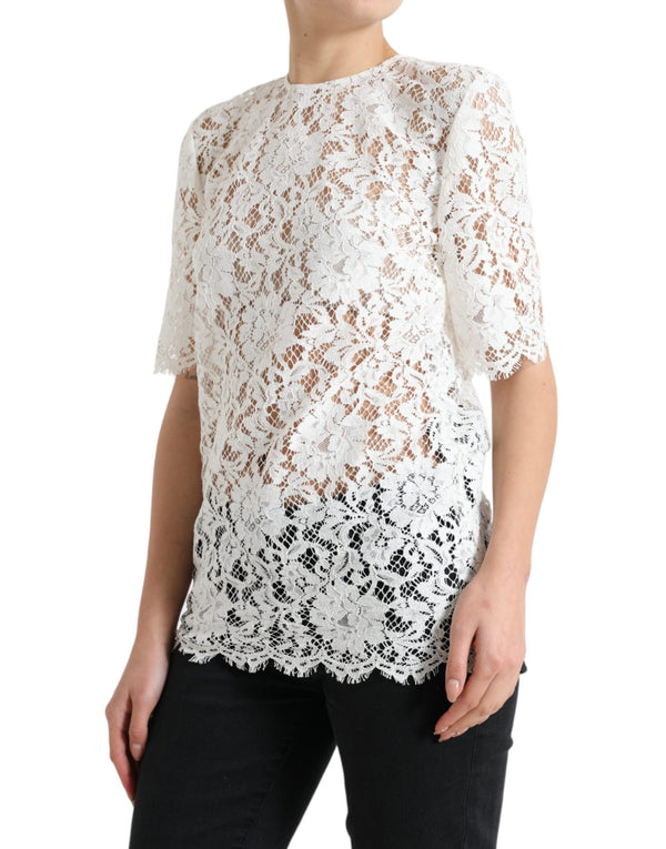 Elegante blusa de encaje blanco