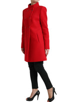 Élégant manteau long à double seins rouges