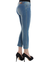 Jeans blu chic blu per eleganti estati