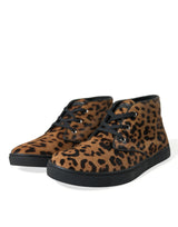 Eleganter Leopardendruck mittelgroße Turnschuhe