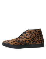 Eleganter Leopardendruck mittelgroße Turnschuhe