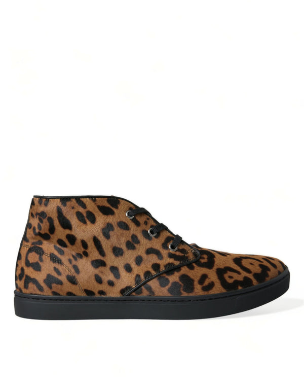 Eleganter Leopardendruck mittelgroße Turnschuhe