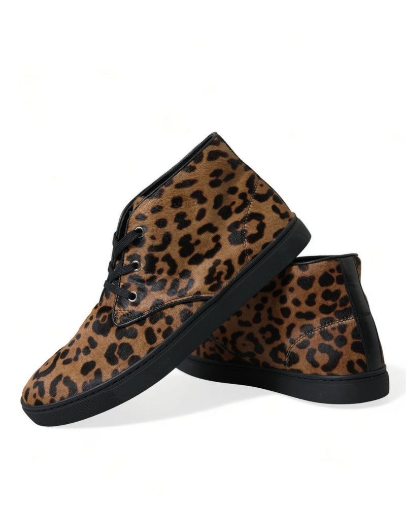 Eleganter Leopardendruck mittelgroße Turnschuhe