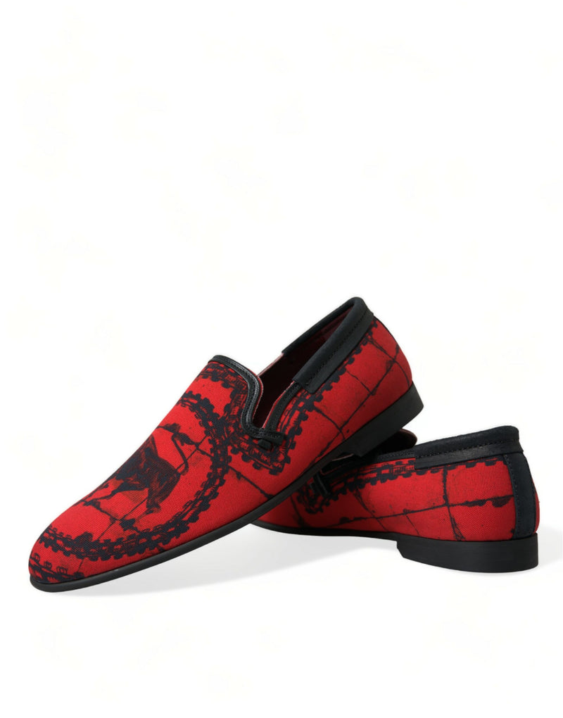 Το Torero-εμπνευσμένο Luxe Red & Black Loafers