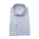 Elegante camisa de algodón azul claro con cuello francés