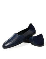 Elegantes mocasines de cuero de cocodrilo azul