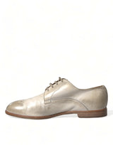 Elegantes zapatos de derby de piel de ternera blanca