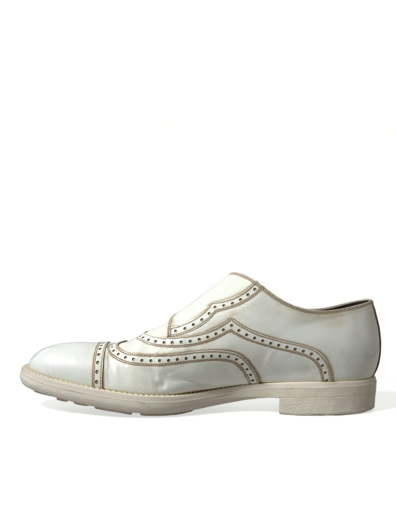 Elegantes zapatos de vestir derby de cuero blanco