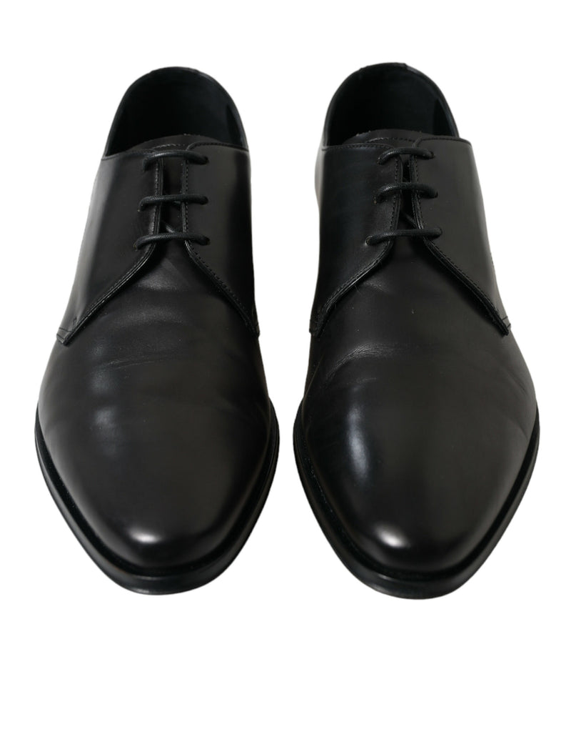 Elegante schwarze Leder -Derby -Kleiderschuhe