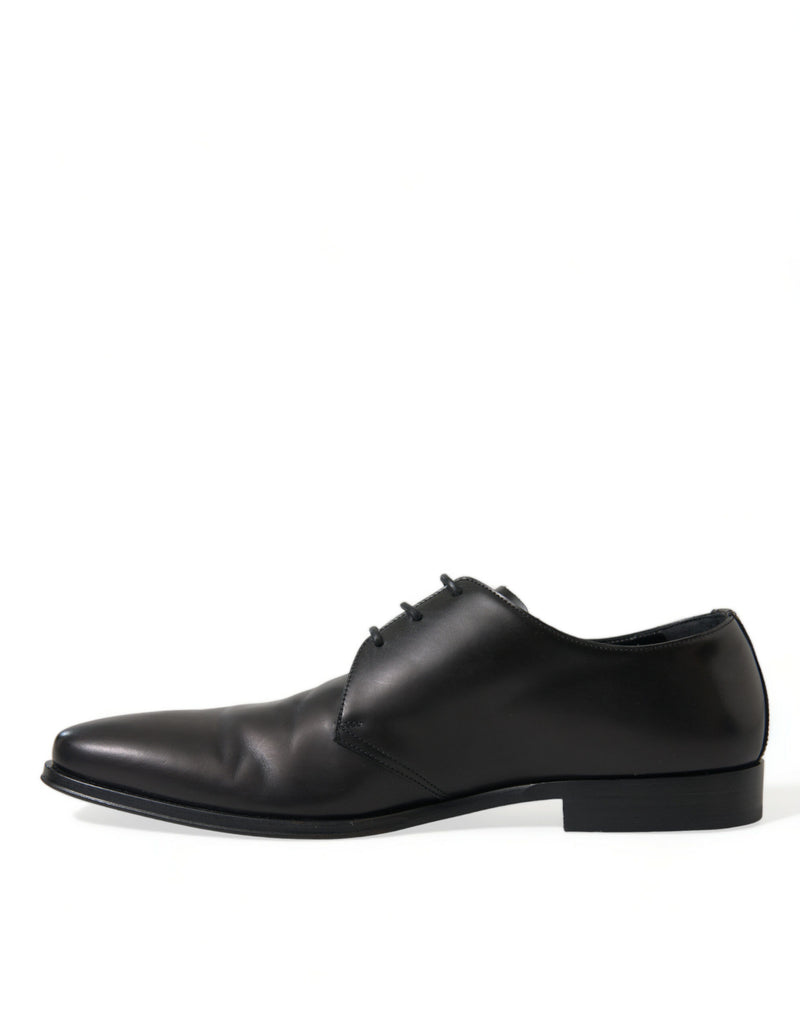 Elegantes zapatos de vestir derby de cuero negro