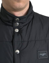 Elegante chaqueta de chaleco negro de cuello alto