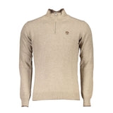 Élégant pull à col roulé beige avec moitié zip