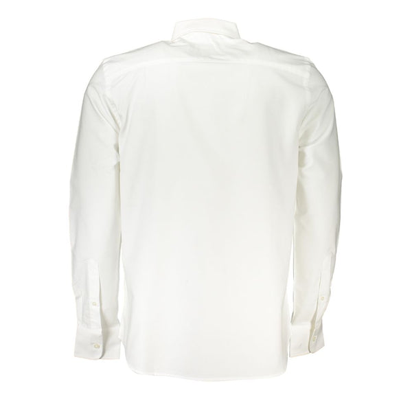 Chemise boutonnée à manches longues blanches élégantes