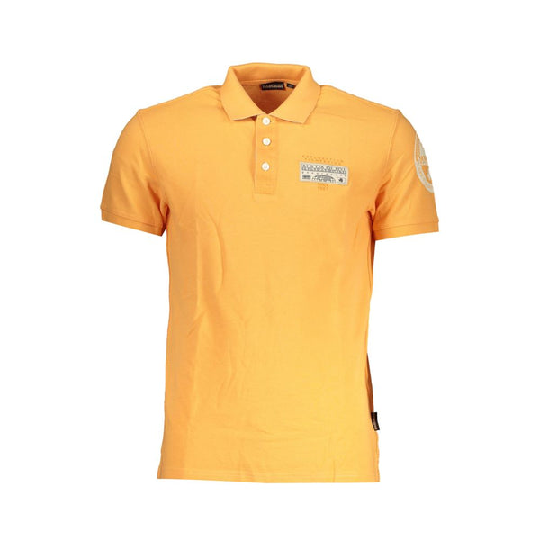 Polo naranja elegante con detalles de contraste