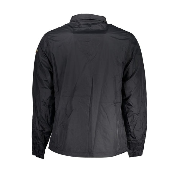 Elegante chaqueta deportiva impermeable con detalles de contraste