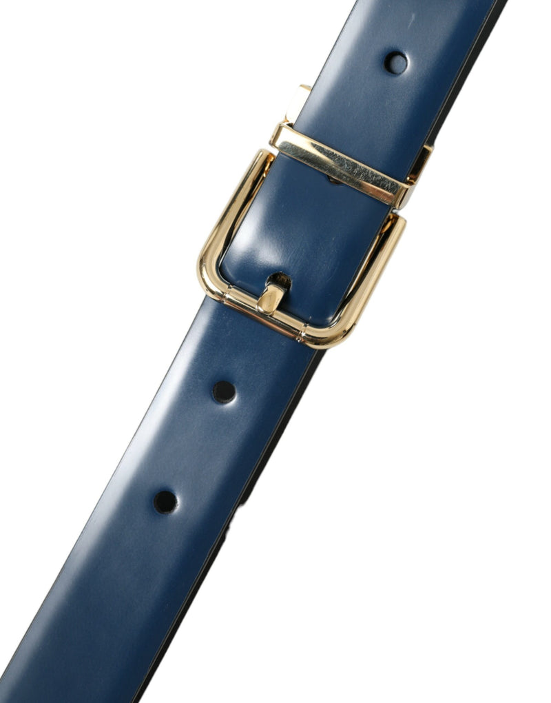 Elegante cintura in pelle blu con fibbia di metallo