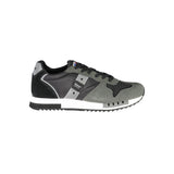 Classiche sneaker sportive con lacci neri