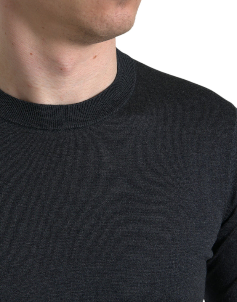 Elegante camiseta de cuello de la tripulación de seda en gris oscuro