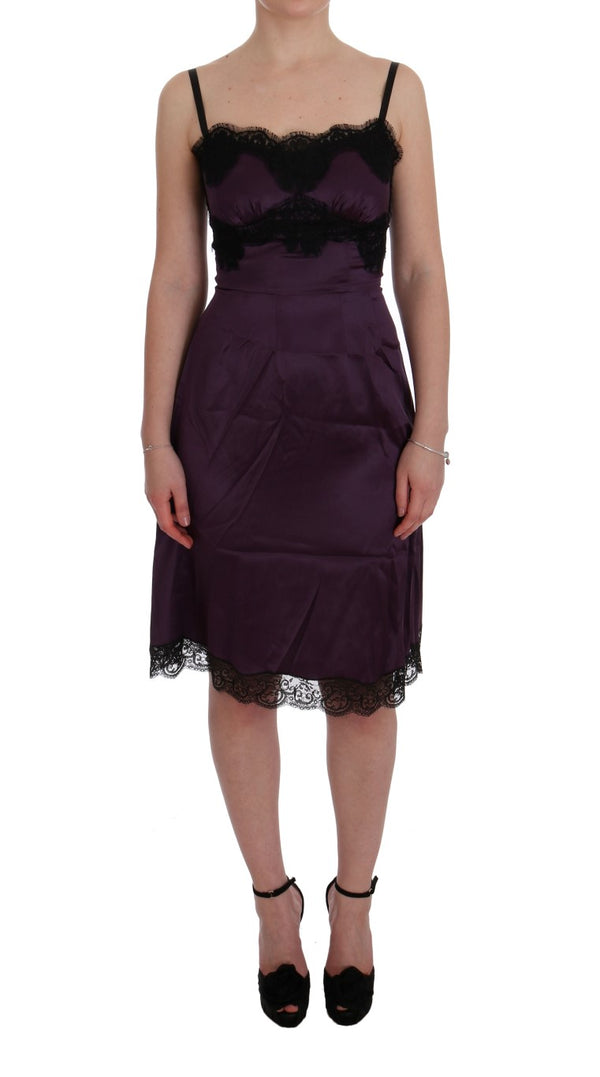 Robe de quart de dentelle élégante en soie violette en soie