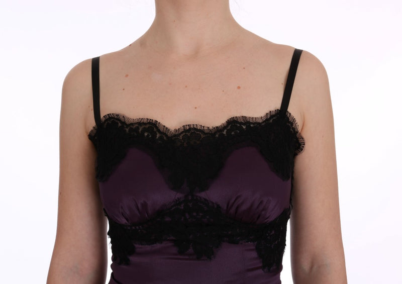 Robe de quart de dentelle élégante en soie violette en soie